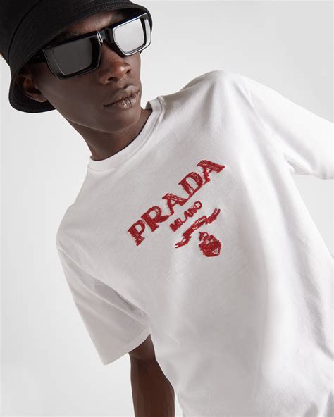 red prada t shirt